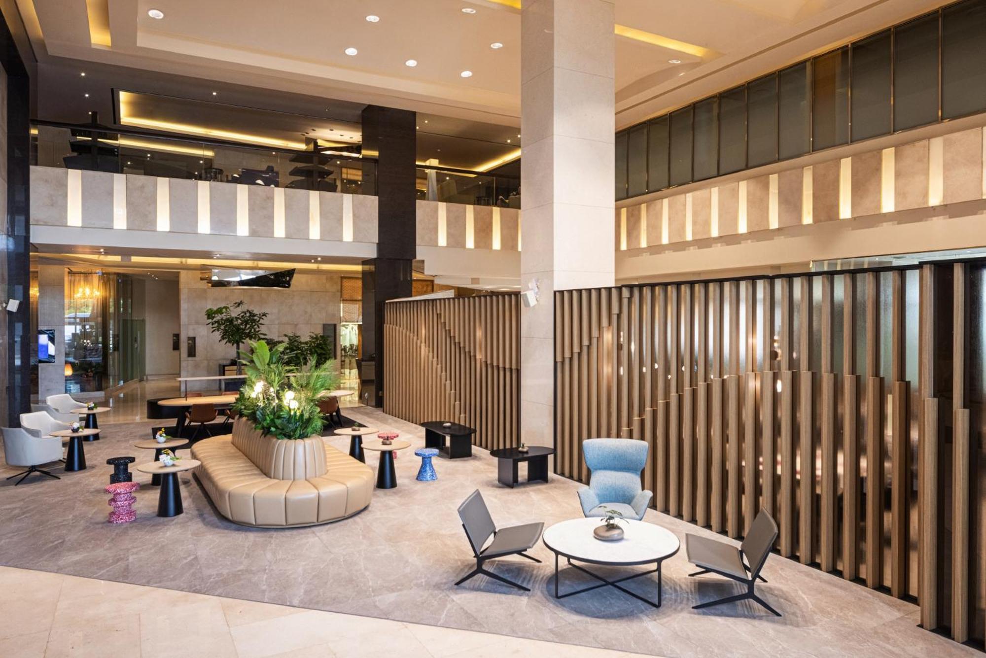 Sheraton Grand Hotel